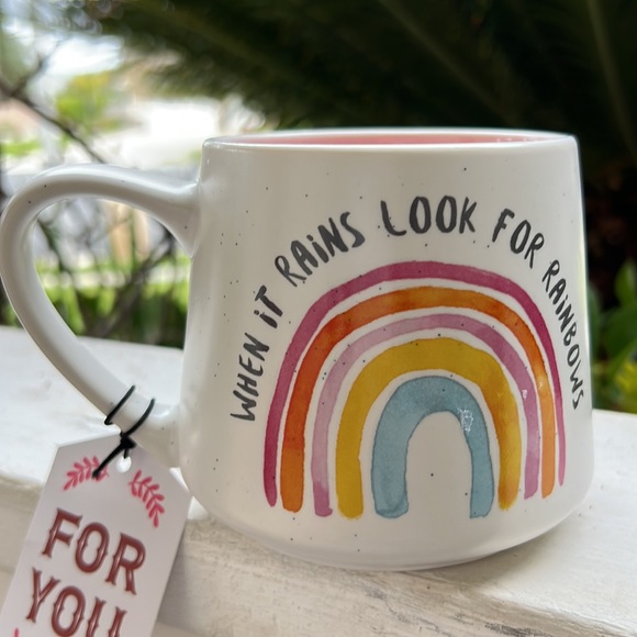 When it Rains Look For Rainbows Mug - Picture 10 of 10